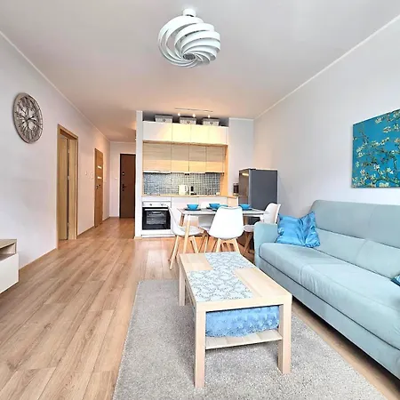 Nicole By Q4apartments * Gdyně
